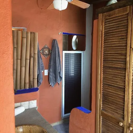 La Casa Del Guamuchil Hotel Tequesquitengo Exterior photo